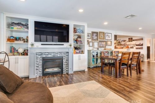 243 Valencia Dr, Fullerton, CA 92832-2433