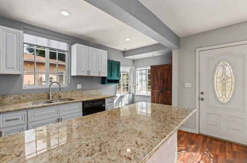 4822 Auburn Dr, San Diego, CA 92105-2904