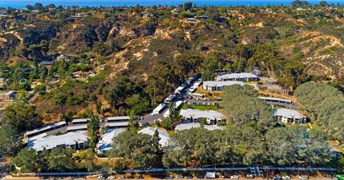 1810 El Camino Real, Encinitas CA  92024-4953 exterior