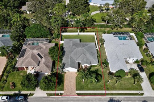 3966 9th Ln, Vero Beach, FL 32960-6123