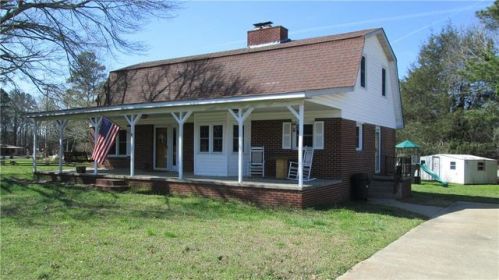 101 Meadowbrook Dr, Iva SC  29655-8747 exterior