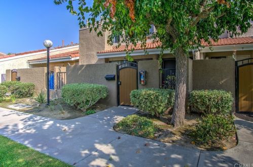 8 Lincoln Ct, Buena Park, CA 90620-4605
