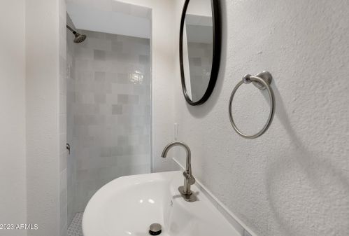 6844 8th Ave, Phoenix AZ  85013-1004 exterior