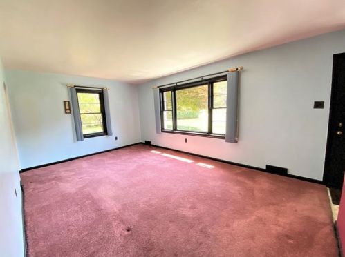 110 Fairview Ave, Ambridge, PA 15003-1103