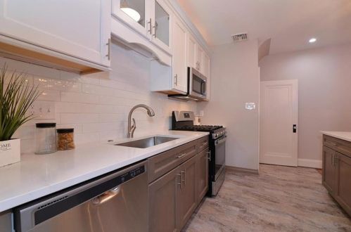 762 Montclair St, Pittsburgh PA 15217-2854 exterior