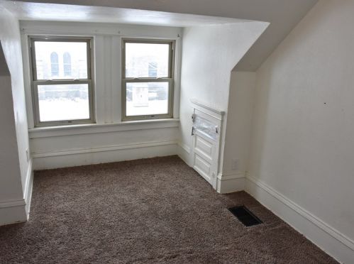 307 Walnut St, Meadville PA 16335-4414 exterior