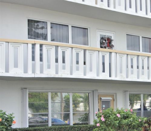 212 Wellington B, West Palm Beach, FL 33417-2534