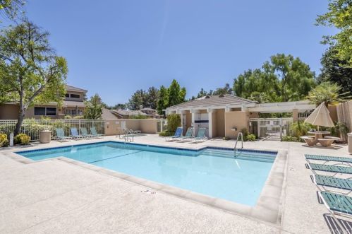 24007 Arroyo Park Dr, Santa Clarita CA  91355-2081 exterior