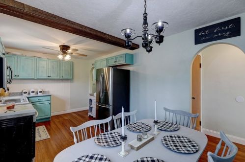 21 Arkwright Rd, Webster MA 01570-1659 exterior