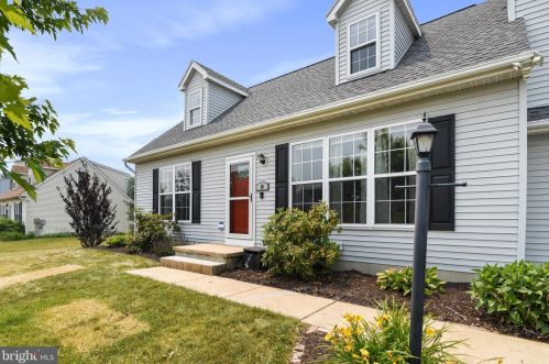 10 Cypress Point Rd, Cross Roads, PA 17322-9214
