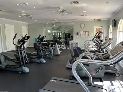 5045 Blauvelt Way, Naples FL  34105-4546 exterior