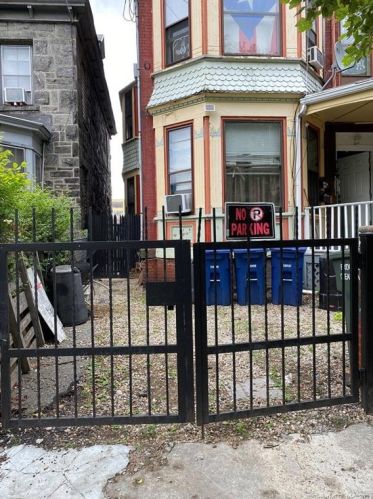 584 Kossuth St, Bridgeport, CT 06608-1756