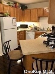 210 Rivendell Ct, Huntington Station NY  11747-5331 exterior