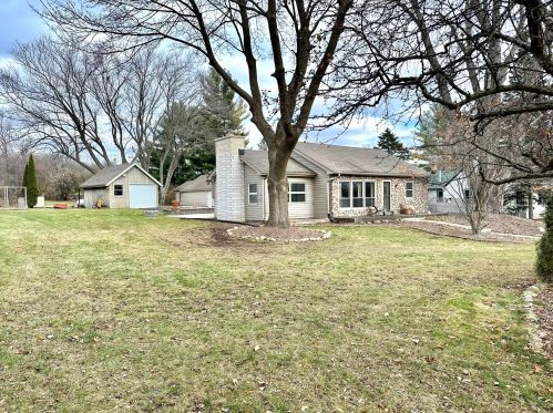 3416 Summit Ave, Waukesha, WI 53188-2595