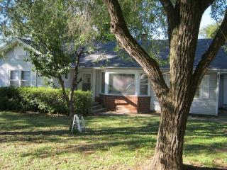 1105 Reynolds St, Clarksville, AR 72830-2627
