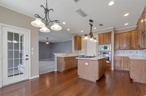 3108 Oak Meadow Dr, Lewisville TX  75028-7626 exterior