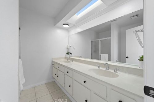 2002 Teak St, Perris CA  92570-2502 exterior