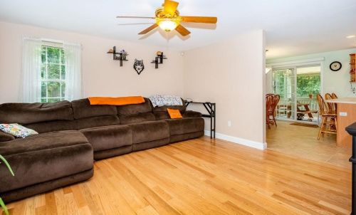 15 Chabot St, Somersworth NH  03878-1302 exterior