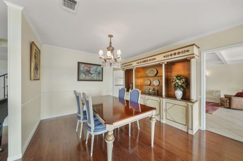 2926 Dominique Dr, Galveston TX 77551-1572 exterior