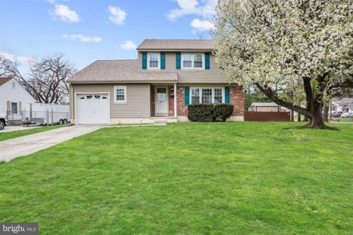 1 Sequoia Dr, Riverton, NJ 08077-3134