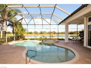 5067 Cerromar Dr, Naples FL  34112-7922 exterior