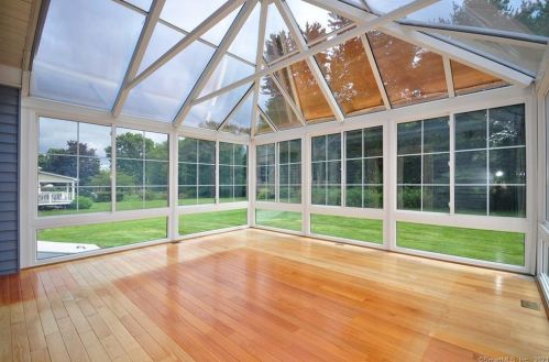 156 Carriage Way, Windsor CT 06095-2008 exterior