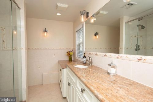 258 Aldrin Dr, Prospectville PA 19002-4101 exterior