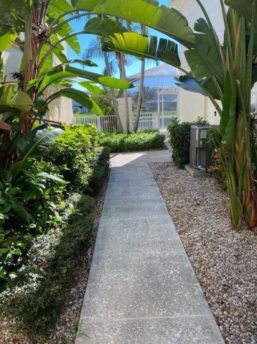 2076 Tigris Dr, West Palm Beach, FL 33411-5762