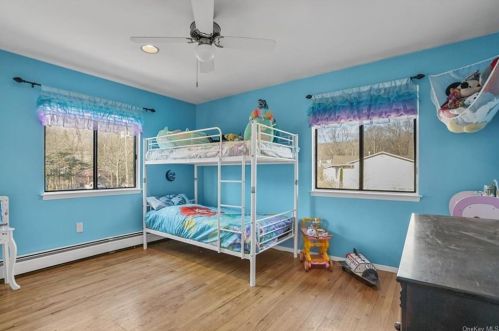 6 Mayer Dr, Airmont NY  10901-3807 exterior