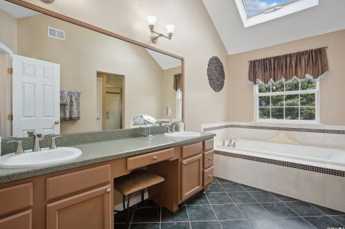 8 Raffaella Dr, Eastport NY  11941-1446 exterior