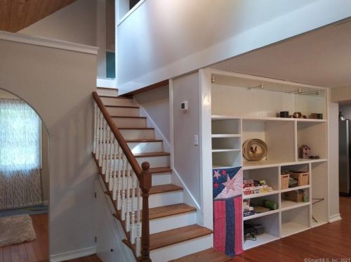 346 Maple St, Litchfield CT  06759-2100 exterior