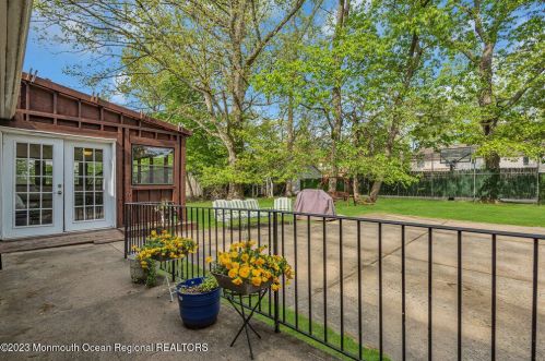 111 Autumn Rd, Lakewood NJ  08701-1622 exterior