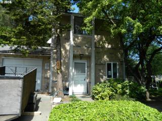 12015 Sussex St, Beaverton OR  97008-5236 exterior