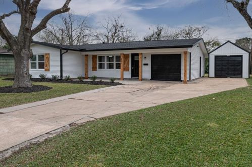 821 24th Ave, Texas City, TX 77590-5510