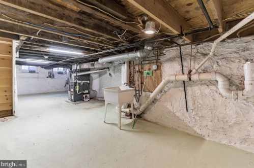 2022 Manton St, Philadelphia PA  19146-4328 exterior