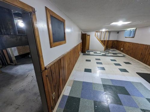 83 Faneuil St, Windsor CT 06095-4523 exterior