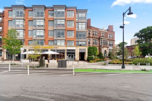 900 Beacon St, Boston MA  exterior