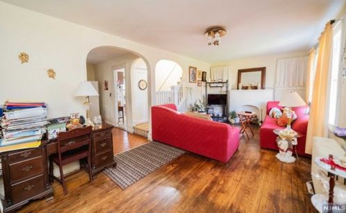 422 Sussex Rd, Wood-Ridge, NJ 07075-1241