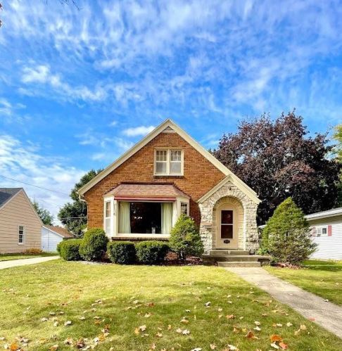 116 Roosevelt Dr, Beaver Dam, WI 53916-2235