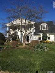 147 Nimbus Rd, Holbrook, NY 11741-4433