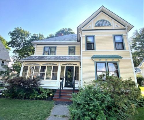 24 Prospect St, Amherst, MA 01002-3802