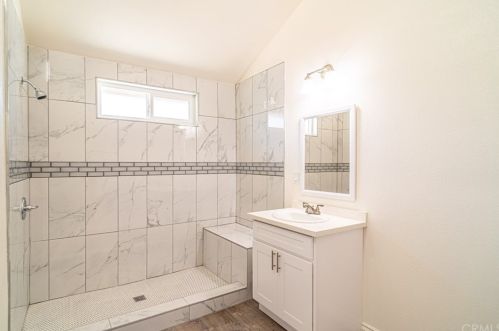 5477 Myrtle Ave, Long Beach CA 90807-2440 exterior