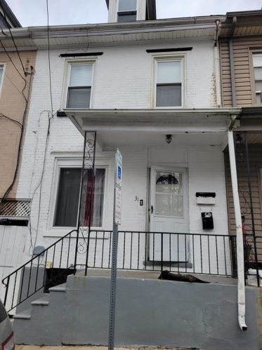 31 Warren St, Easton, PA 18042-3372