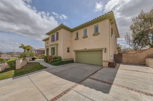 29163 Black Pine Way, Santa Clarita, CA 91390-4185