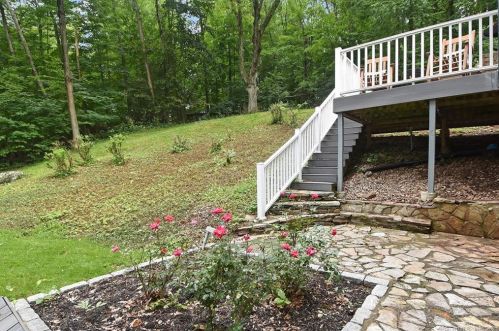 23 Woodruff Rd, Farmington CT  06032-2025 exterior