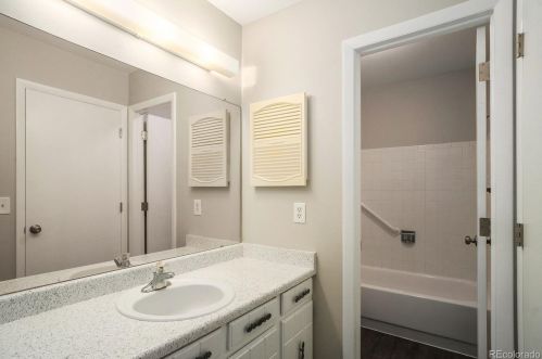 4554 Hannibal St, Denver CO 80239-5609 exterior