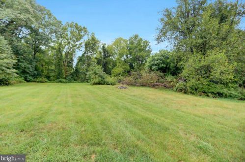 2148 Ritner Hwy, Carlisle PA 17015-9305 exterior