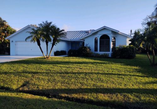 1168 Palm Beach Rd, Fort Pierce, FL 34952-5315