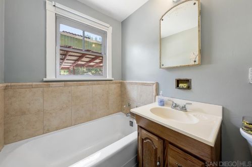 9414 Winter Gardens Blvd, Lakeside CA  92040-4541 exterior