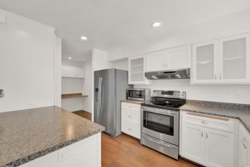 129 Rainier Cir, Vacaville CA  95687-3309 exterior